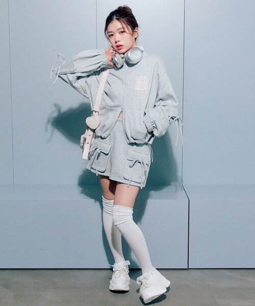 OLIVE des OLIVE（オリーブデオリーブ）の「フリースロゴジップジャケット（Tシャツ/カットソー・レディース・チャコールグレー/アイボリー/トップグレー・FREE）」の22枚目の写真