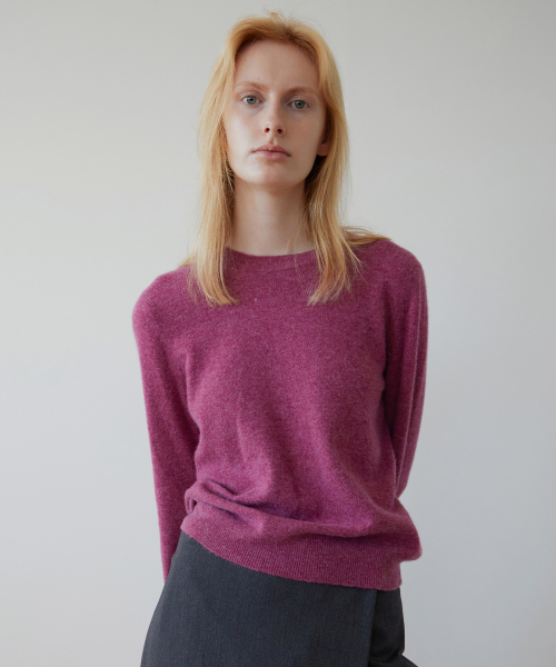 LEVAR（レバー）の「Essential Wool Round Knit - Plum（ニット/セーター・レディース・バーガンディー・FREE）」の2枚目の写真