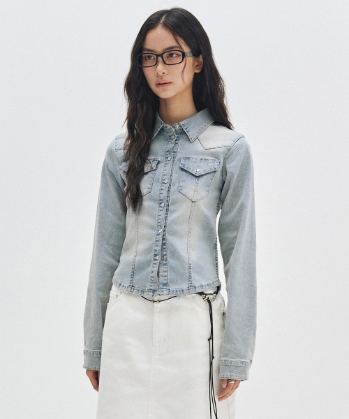 DECET WOMEN(デケット ウーマン)の「Western Slim Denim Shirts DCWSH003LIGHTBLUE(シャツ/ブラウス・レディース・その他・SMALL/MEDIUM/LARGE)」の3枚目の写真