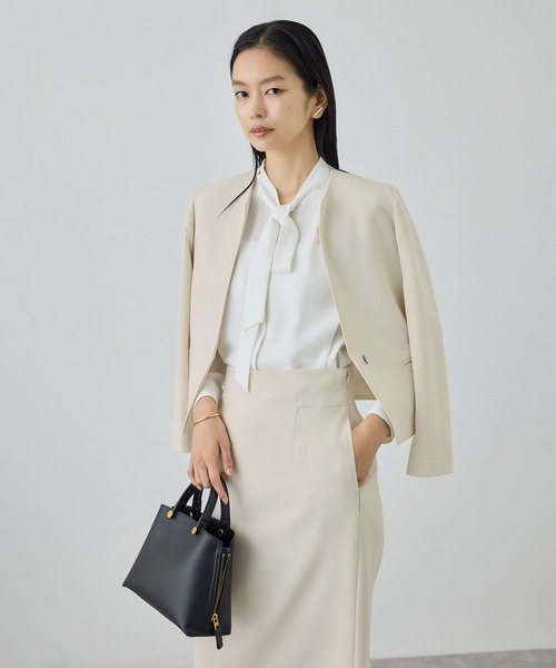 ROPE'（ロペ）の「トリアセダブルクロス クルーネックジャケット/イージーケア・セットアップ対応・26SS（ノーカラージャケット・レディース・ベージュ/ネイビー・36/38/40）」の10枚目の写真