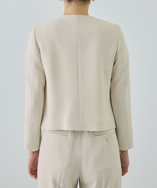 ROPE'（ロペ）の「トリアセダブルクロス クルーネックジャケット/イージーケア・セットアップ対応・26SS（ノーカラージャケット・レディース・ベージュ/ネイビー・36/38/40）」の15枚目の写真