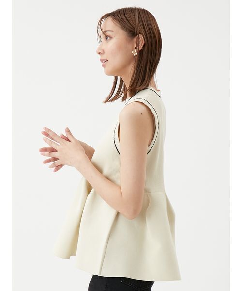 Mila Owen（ミラオーウェン）の「【USAGI・ZOZO限定カラー】【セットアップ対応】フォルムアンサンブルペプラムノースリニット（ニット/セーター・レディース・ネイビー/グリーン/ピンク/アイボリー/ブラック・F）」の8枚目の写真