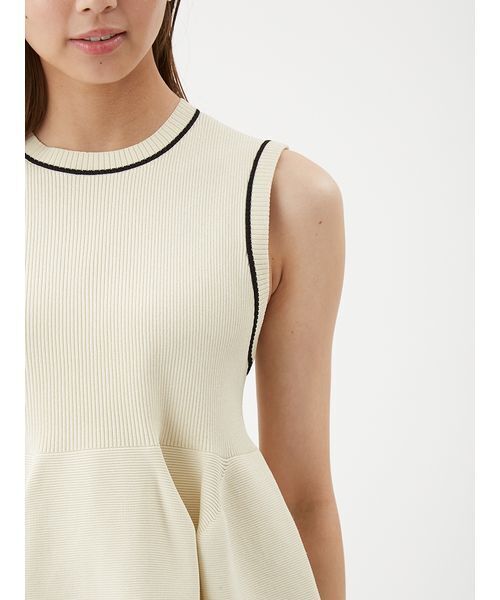 Mila Owen（ミラオーウェン）の「【USAGI・ZOZO限定カラー】【セットアップ対応】フォルムアンサンブルペプラムノースリニット（ニット/セーター・レディース・ネイビー/グリーン/ピンク/アイボリー/ブラック・F）」の11枚目の写真