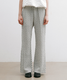 YOUNGOH（ヨンオ）の「Flower Banding Flare Pants Navy（その他パンツ・レディース）」