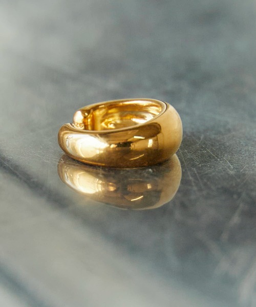 TOM WOOD（トムウッド）の「TOM WOOD / トムウッド Ear Cuff Thick GOLD ゴールドカラー シルバー925 イヤーカフ 2026年 夏 夏服（イヤーカフ・メンズ・ゴールド・S）」の9枚目の写真