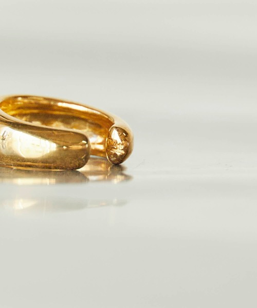 TOM WOOD（トムウッド）の「TOM WOOD / トムウッド Ear Cuff Thick GOLD ゴールドカラー シルバー925 イヤーカフ 2026年 夏 夏服（イヤーカフ・メンズ・ゴールド・S）」の10枚目の写真