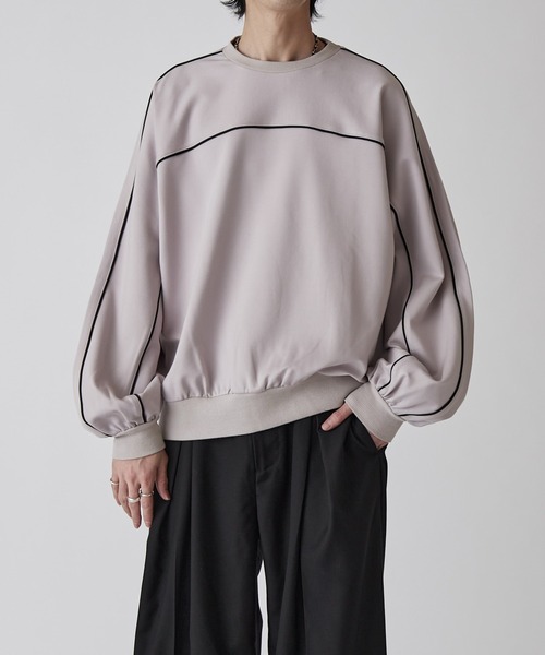 Lui's（ルイス）の「【Neucon】PIPING BALLOON PONTE SWEAT / パイピングバルーンポンチスウェットプルオーバー（スウェット・メンズ・ブラック/ライトグレー・1/2）」の2枚目の写真