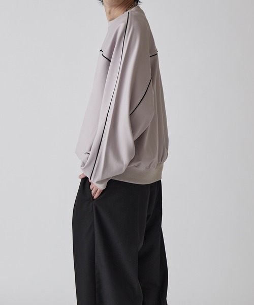 Lui's（ルイス）の「【Neucon】PIPING BALLOON PONTE SWEAT / パイピングバルーンポンチスウェットプルオーバー（スウェット・メンズ・ブラック/ライトグレー・1/2）」の12枚目の写真