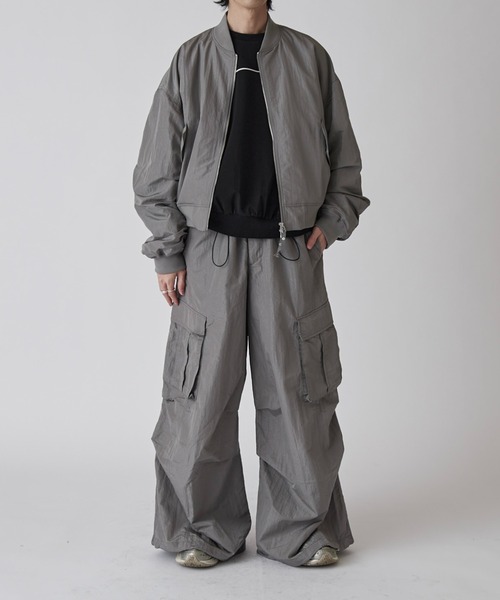 Lui's（ルイス）の「【Neucon】PIPING BALLOON PONTE SWEAT / パイピングバルーンポンチスウェットプルオーバー（スウェット・メンズ・ブラック/ライトグレー・1/2）」の19枚目の写真