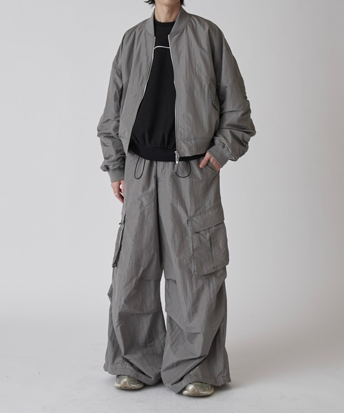 Lui's（ルイス）の「【Neucon】PIPING BALLOON PONTE SWEAT / パイピングバルーンポンチスウェットプルオーバー（スウェット・メンズ・ブラック/ライトグレー・1/2）」の20枚目の写真