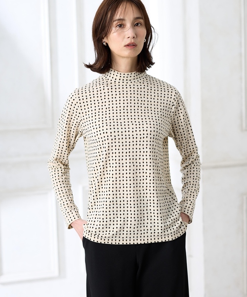 A/C DESIGN BY ALPHA CUBIC(エーシーデザインバイアルファキュービック)の「【裏起毛】配色ドットハイネックプルオーバー(Tシャツ/カットソー・レディース・ブラック/ベージュ/ネイビー・M/L/LL)」の4枚目の写真