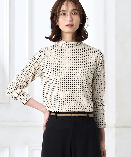 A/C DESIGN BY ALPHA CUBIC(エーシーデザインバイアルファキュービック)の「【裏起毛】配色ドットハイネックプルオーバー(Tシャツ/カットソー・レディース・ブラック/ベージュ/ネイビー・M/L/LL)」の3枚目の写真