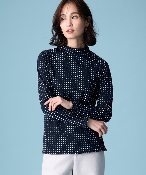 A/C DESIGN BY ALPHA CUBIC(エーシーデザインバイアルファキュービック)の「【裏起毛】配色ドットハイネックプルオーバー(Tシャツ/カットソー・レディース・ブラック/ベージュ/ネイビー・M/L/LL)」の1枚目の写真