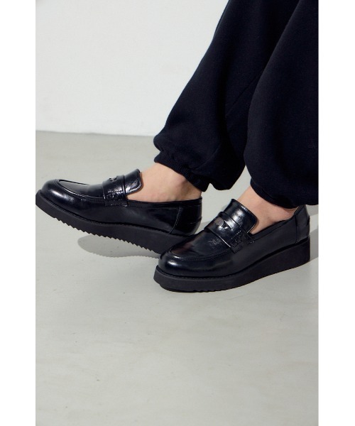 AZUL by moussy(アズールバイマウジー)の「コインローファー(ローファー・メンズ・ブラック・SMALL/MEDIUM/LARGE)」の2枚目の写真