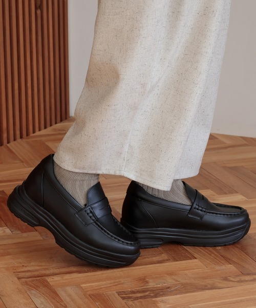 STANDOOL TOKYO（スタンドゥール）の「≪UNISEX≫ +6.5cmヒールアップローファースニーカー/Heel Up Loafer Sneaker 【NOSTAR/ノスター】（ローファー・メンズ・ブラック/ブラック系その他・22.5cm/23.5cm/24.5cm/25.5cm/26.0cm/27.0cm/27.5cm/28.5cm/23.0cm/28.0cm/24.0cm/25.0cm/26.5cm/22.0cm）」の5枚目の写真