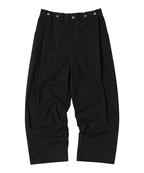 COMONINOZ（コモニノズ）の「BUTTON TUCK PANTS [BLACK]（その他パンツ・レディース・ブラック・L/S/M）」の2枚目の写真