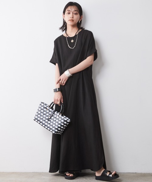 CHIC STYLE（シックスタイル）の「レーヨン麻2WAYフレンチスリーブマキシワンピース＜大きいサイズ有＞シックスタイル（ワンピース・レディース・ブラック/ブラウン/ブルー・M/4L/3L/LL/L）」の2枚目の写真