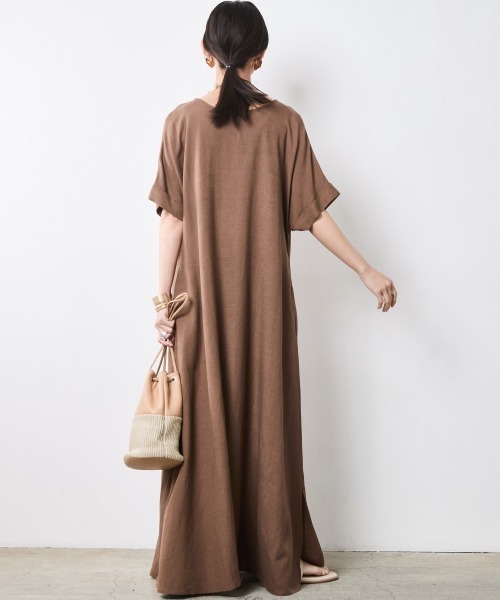 CHIC STYLE（シックスタイル）の「レーヨン麻2WAYフレンチスリーブマキシワンピース＜大きいサイズ有＞シックスタイル（ワンピース・レディース・ブラック/ブラウン/ブルー・M/4L/3L/LL/L/5L）」の19枚目の写真