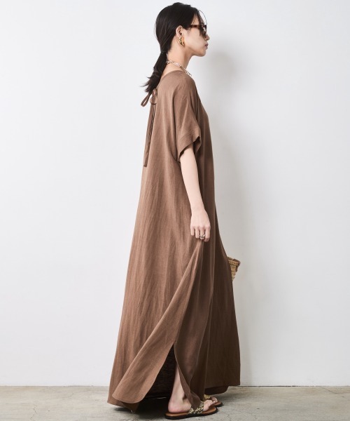 CHIC STYLE（シックスタイル）の「レーヨン麻2WAYフレンチスリーブマキシワンピース＜大きいサイズ有＞シックスタイル（ワンピース・レディース・ブラック/ブラウン/ブルー・M/4L/3L/LL/L/5L）」の22枚目の写真