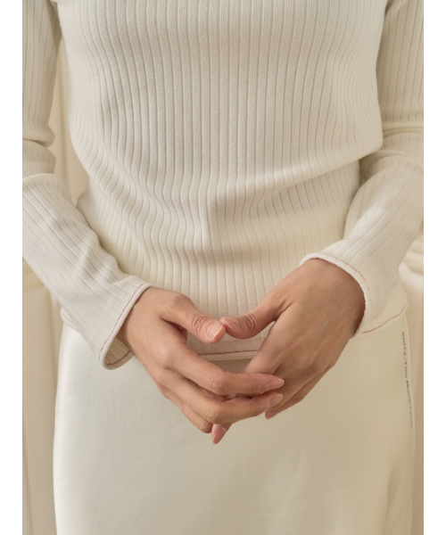 Sorry,Too Much Love(ソーリートゥーマッチラブ)の「Fine Rib Long Sleeve Top_Ivory(Tシャツ/カットソー・レディース・その他・FREE)」の5枚目の写真