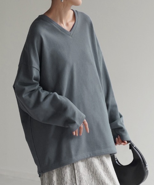 HUG.U(ハグユー)の「「 Tシャツ以上の満足感 」 綿100% Vネックスウェット(スウェット・レディース・ブラック/アイボリー/カーキ/ライトグレー/レッド/ホワイト/グレイッシュブルー・FREE)」の6枚目の写真