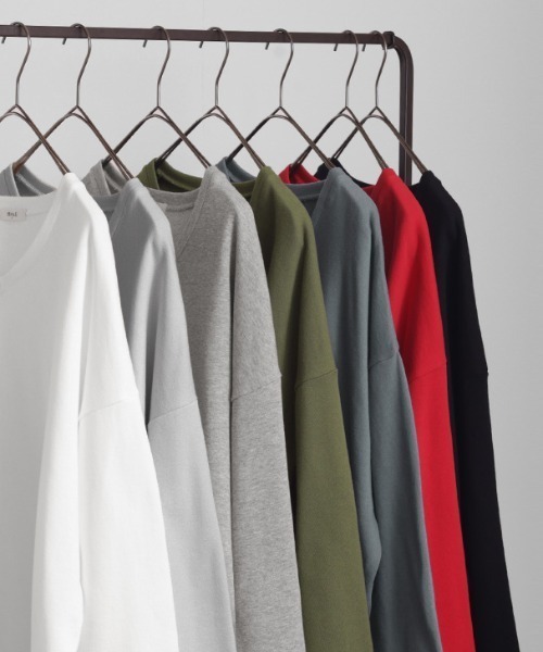 HUG.U(ハグユー)の「「 Tシャツ以上の満足感 」 綿100% Vネックスウェット(スウェット・レディース・ブラック/アイボリー/カーキ/ライトグレー/レッド/ホワイト/グレイッシュブルー・FREE)」の22枚目の写真