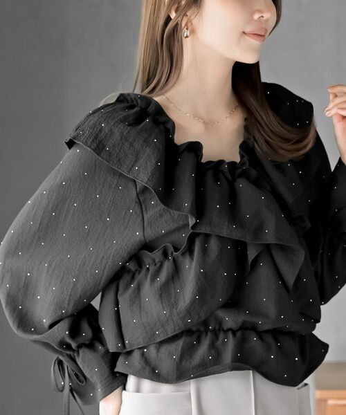 rps（アールピーエス）の「ホットフィックスクロスフリルペプラムブラウス（シャツ/ブラウス・レディース・アイボリー/ブラック/ライトベージュ・フリー）」の2枚目の写真