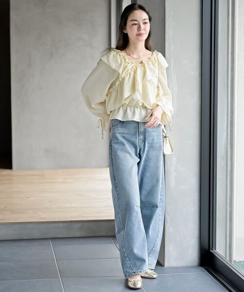 rps（アールピーエス）の「ホットフィックスクロスフリルペプラムブラウス（シャツ/ブラウス・レディース・アイボリー/ブラック/ライトベージュ・フリー）」の4枚目の写真