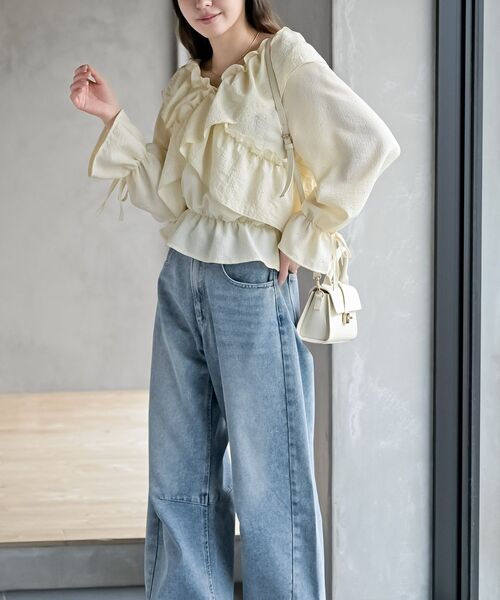 rps（アールピーエス）の「ホットフィックスクロスフリルペプラムブラウス（シャツ/ブラウス・レディース・アイボリー/ブラック/ライトベージュ・フリー）」の5枚目の写真