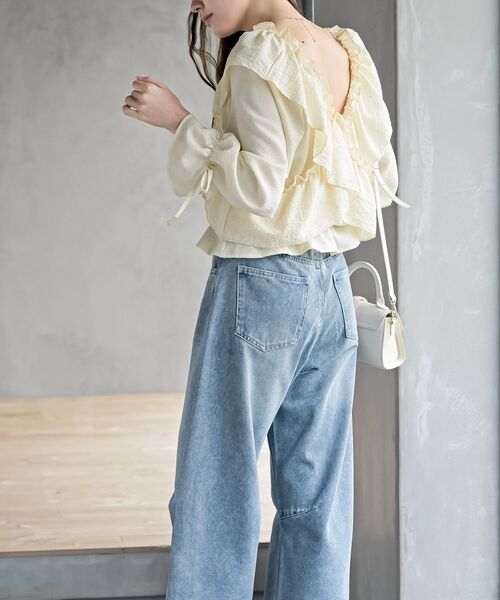 rps（アールピーエス）の「ホットフィックスクロスフリルペプラムブラウス（シャツ/ブラウス・レディース・アイボリー/ブラック/ライトベージュ・フリー）」の6枚目の写真