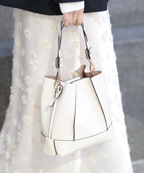 Gready Brilliant(グレディブリリアン)の「2wayハンドルショルダー(ショルダーバッグ・レディース・ブラック/ブラウン/オフホワイト・FREE)」の4枚目の写真