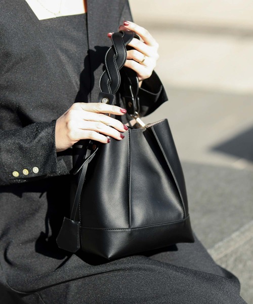 Gready Brilliant(グレディブリリアン)の「2wayハンドルショルダー(ショルダーバッグ・レディース・ブラック/ブラウン/オフホワイト・FREE)」の8枚目の写真