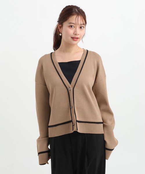 Andemiu(アンデミュウ)の「ショートVネックカーディガン641359(カーディガン/ボレロ・レディース・モカ/オフホワイト/オレンジ/ネイビー・FREE)」の19枚目の写真