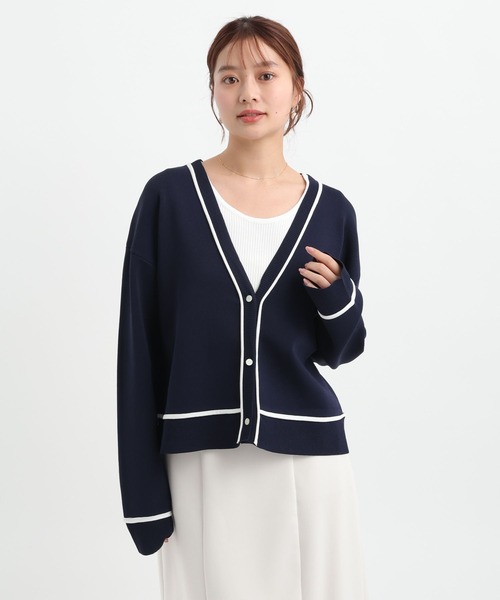 Andemiu(アンデミュウ)の「ショートVネックカーディガン641359(カーディガン/ボレロ・レディース・モカ/オフホワイト/オレンジ/ネイビー・FREE)」の20枚目の写真