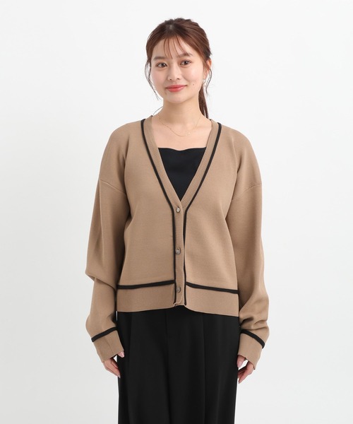 Andemiu(アンデミュウ)の「ショートVネックカーディガン641359(カーディガン/ボレロ・レディース・モカ/オフホワイト/オレンジ/ネイビー・FREE)」の10枚目の写真