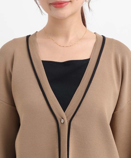 Andemiu(アンデミュウ)の「ショートVネックカーディガン641359(カーディガン/ボレロ・レディース・モカ/オフホワイト/オレンジ/ネイビー・FREE)」の13枚目の写真