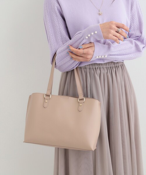 SHOO・LA・RUE（シューラルー）の「【2WAY】さりげないサイド配色がポイント きれいめトートバッグ（トートバッグ・レディース・アイボリー/ブラック/ブラウン系その他・00）」の3枚目の写真