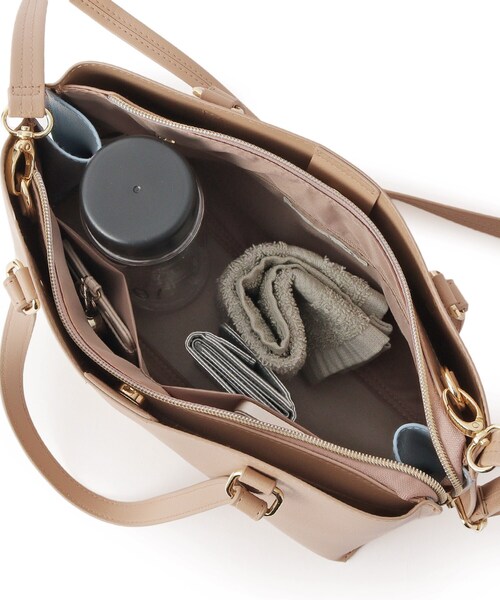 SHOO・LA・RUE（シューラルー）の「【2WAY】さりげないサイド配色がポイント きれいめトートバッグ（トートバッグ・レディース・アイボリー/ブラック/ブラウン系その他・00）」の6枚目の写真