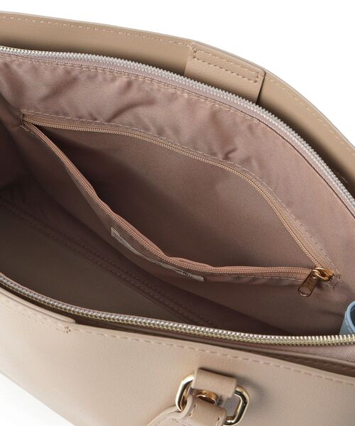 SHOO・LA・RUE（シューラルー）の「【2WAY】さりげないサイド配色がポイント きれいめトートバッグ（トートバッグ・レディース・アイボリー/ブラック/ブラウン系その他・00）」の8枚目の写真