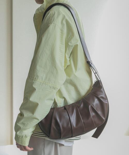 SENSE OF PLACE by URBAN RESEARCH（センスオブプレイスバイアーバンリサーチ）の「ハーフムーンタックショルダー（ショルダーバッグ・メンズ・ブラウン/ブラック・ONE）」の11枚目の写真