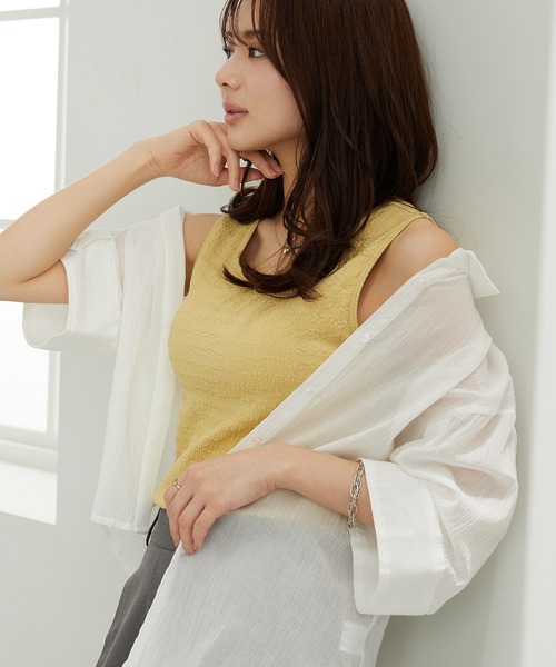 BELLUNA PLUS(ベルーナ)の「ジャカード素材カップ付タンクトップ(タンクトップ・レディース・ブラック/ブラウン/イエロー/オフホワイト・X-LARGE/LARGE/MEDIUM)」の5枚目の写真