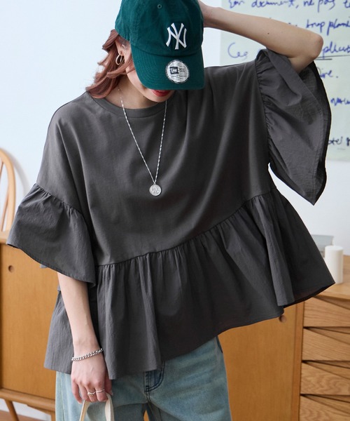 MONO-MART(モノマート)の「フリル ドッキング ハイウエスト切替 オーバーサイズ Tシャツ(Tシャツ/カットソー・レディース・ライトブルー/アイボリー/ピンク/ブラウン/スミクロ・FREE)」の18枚目の写真