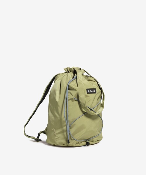 AIGLE（エーグル）の「撥水 ライト＆コンパクト パッカブル巾着バックパック 15L（バックパック/リュック・レディース・オレンジ/ホワイト/ダークネイビー/モスグリーン/ダークブルー・FREE）」の3枚目の写真