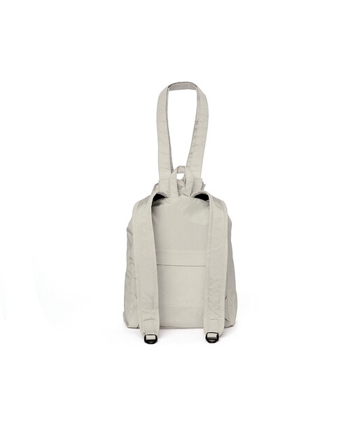 AIGLE(エーグル)の「撥水 ライト&コンパクト 巾着バックパック 15L(バックパック/リュック・レディース・オレンジ/ホワイト/ダークネイビー・FREE)」の14枚目の写真