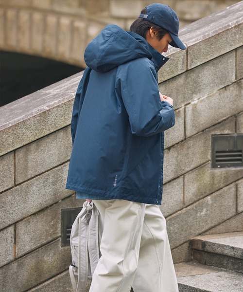 AIGLE（エーグル）の「撥水 ライト＆コンパクト パッカブル巾着バックパック 15L（バックパック/リュック・レディース・オレンジ/ホワイト/ダークネイビー/モスグリーン/ダークブルー・FREE）」の10枚目の写真