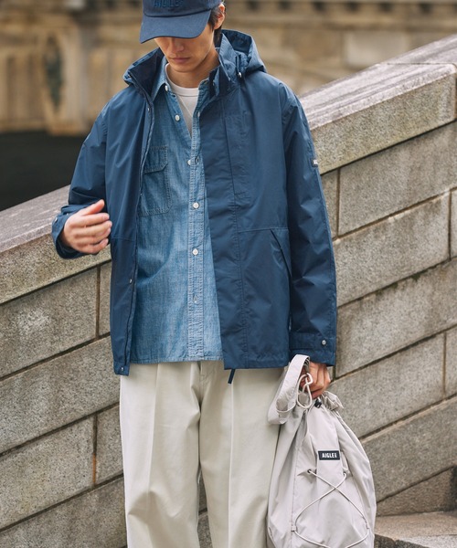 AIGLE（エーグル）の「撥水 ライト＆コンパクト パッカブル巾着バックパック 15L（バックパック/リュック・レディース・オレンジ/ホワイト/ダークネイビー/モスグリーン/ダークブルー・FREE）」の11枚目の写真