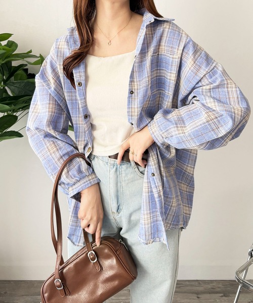 Amulet(アミュレット)の「ルーズシルエットでこなれ感 チェック柄ルーズシャツ(シャツ/ブラウス・レディース・ブルー/ピンク/ホワイト・L/M/S)」の11枚目の写真