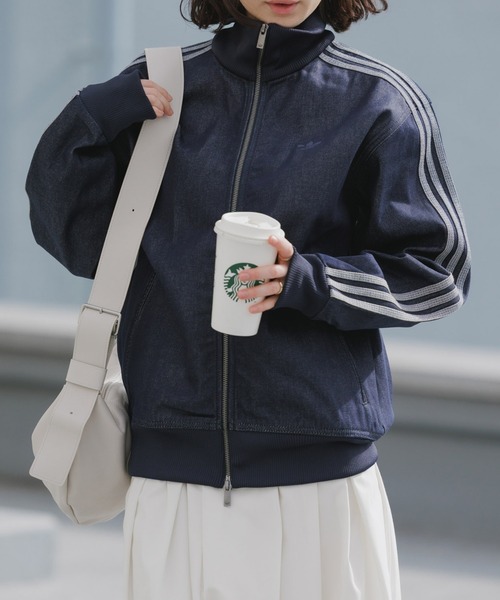 adidas(アディダス)の「adidas/アディダス DNM FB TT トレフォイルロゴ スタンドネック デニムジャケット 2026年春夏(デニムジャケット・メンズ・ブラック・S/M/L/XL)」の1枚目の写真