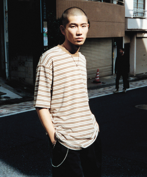 NOMANUAL(NOMANUAL)の「OFFBEAT STRIPE T-SHIRT - BROWN(Tシャツ/カットソー・レディース・その他・SMALL/MEDIUM/LARGE/X-LARGE)」の2枚目の写真