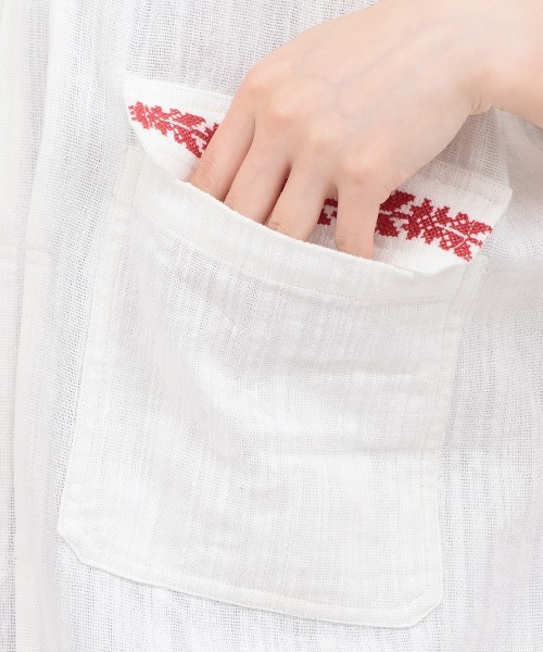 チチカカ(チチカカ)の「Rico 世界の偉人刺繍メンズシャツ(シャツ/ブラウス・レディース・その他1/その他3/その他2・FREE)」の16枚目の写真